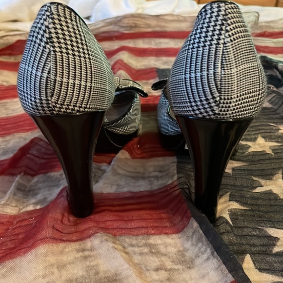 Unlisted shoes - Picture 8 of 9